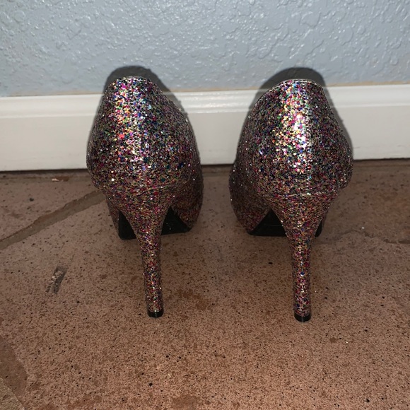 Heels - Picture 3 of 5